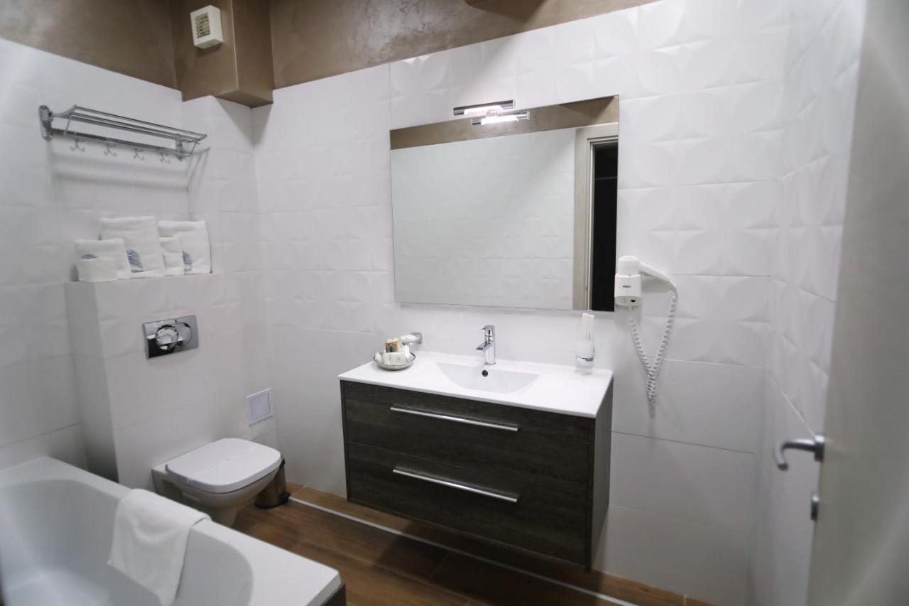 White Tower Mamaia Va Studio Exterior foto